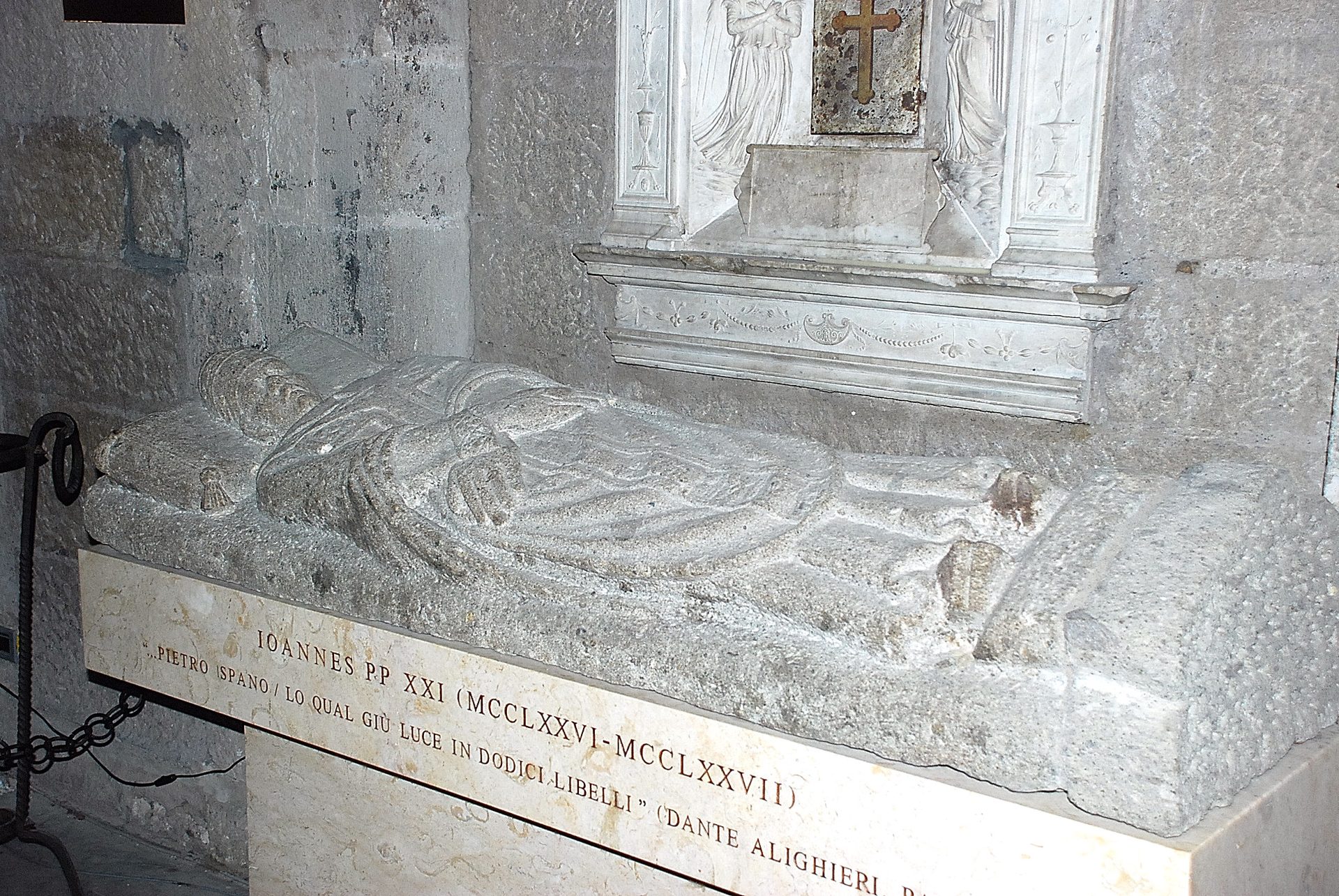 Peter of Spain's tomb - different camera angle.JPG